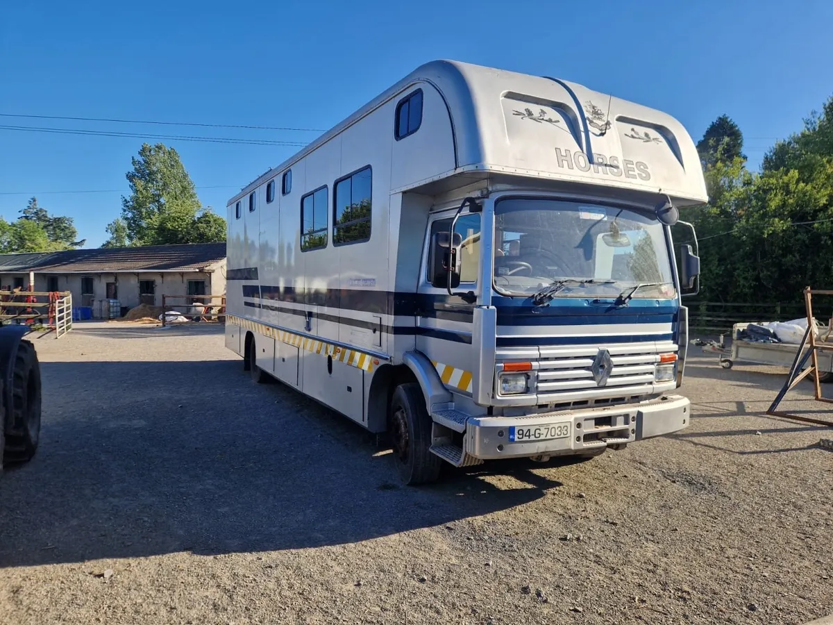 Oakley supreme 5 stall horse lorry - Image 2
