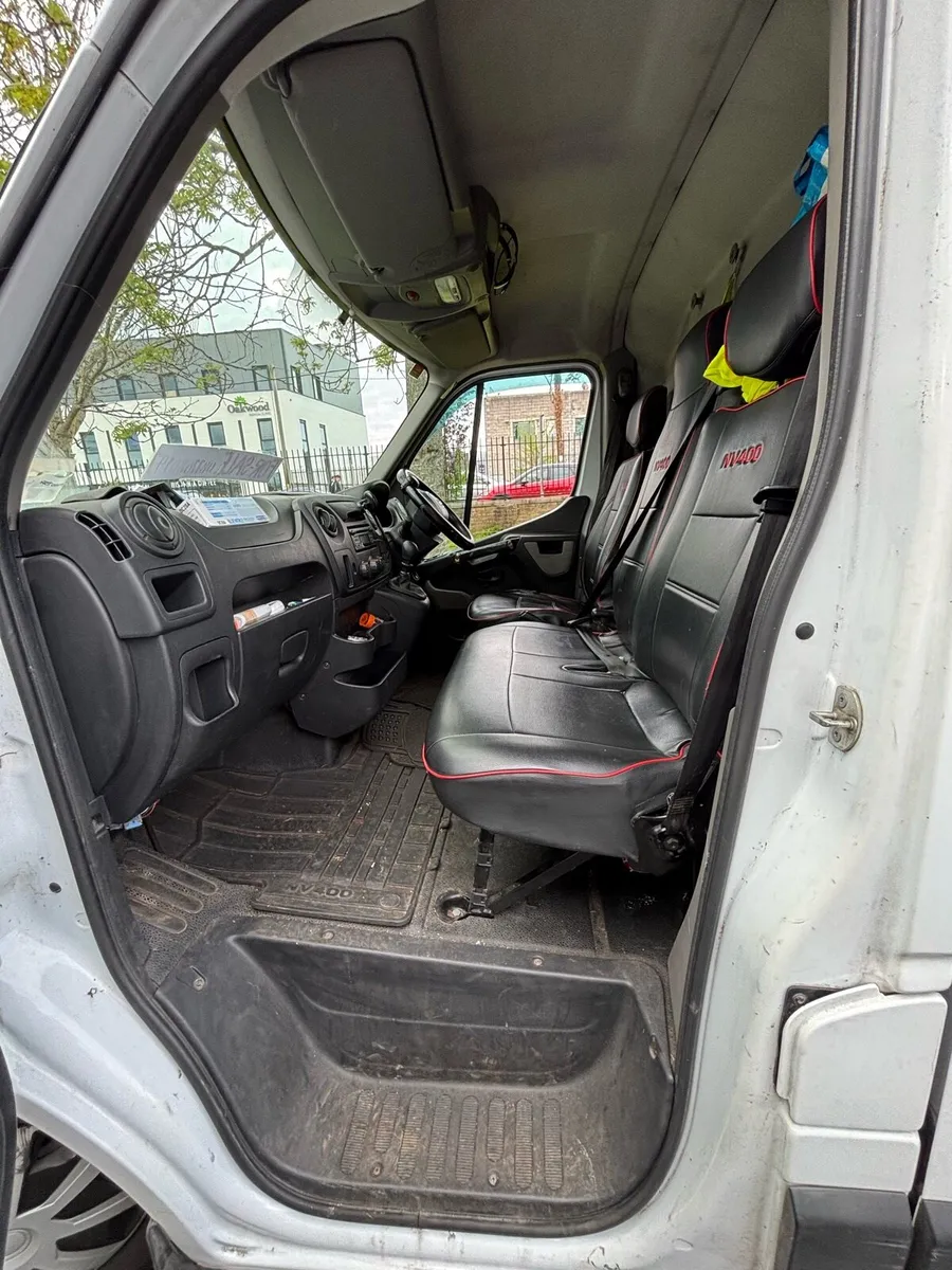 Nissan NV400 - Image 4