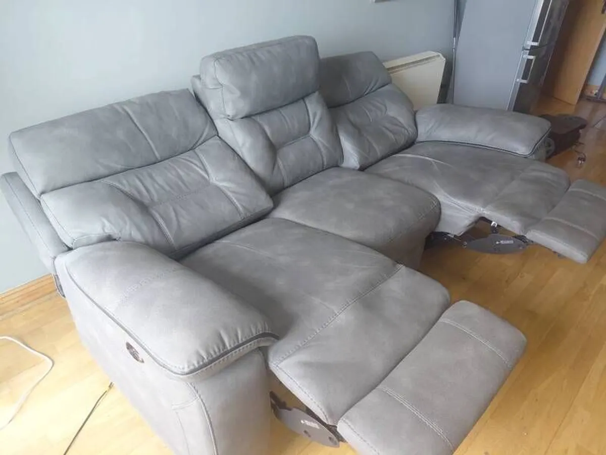 Recliner couch sofa - Image 1