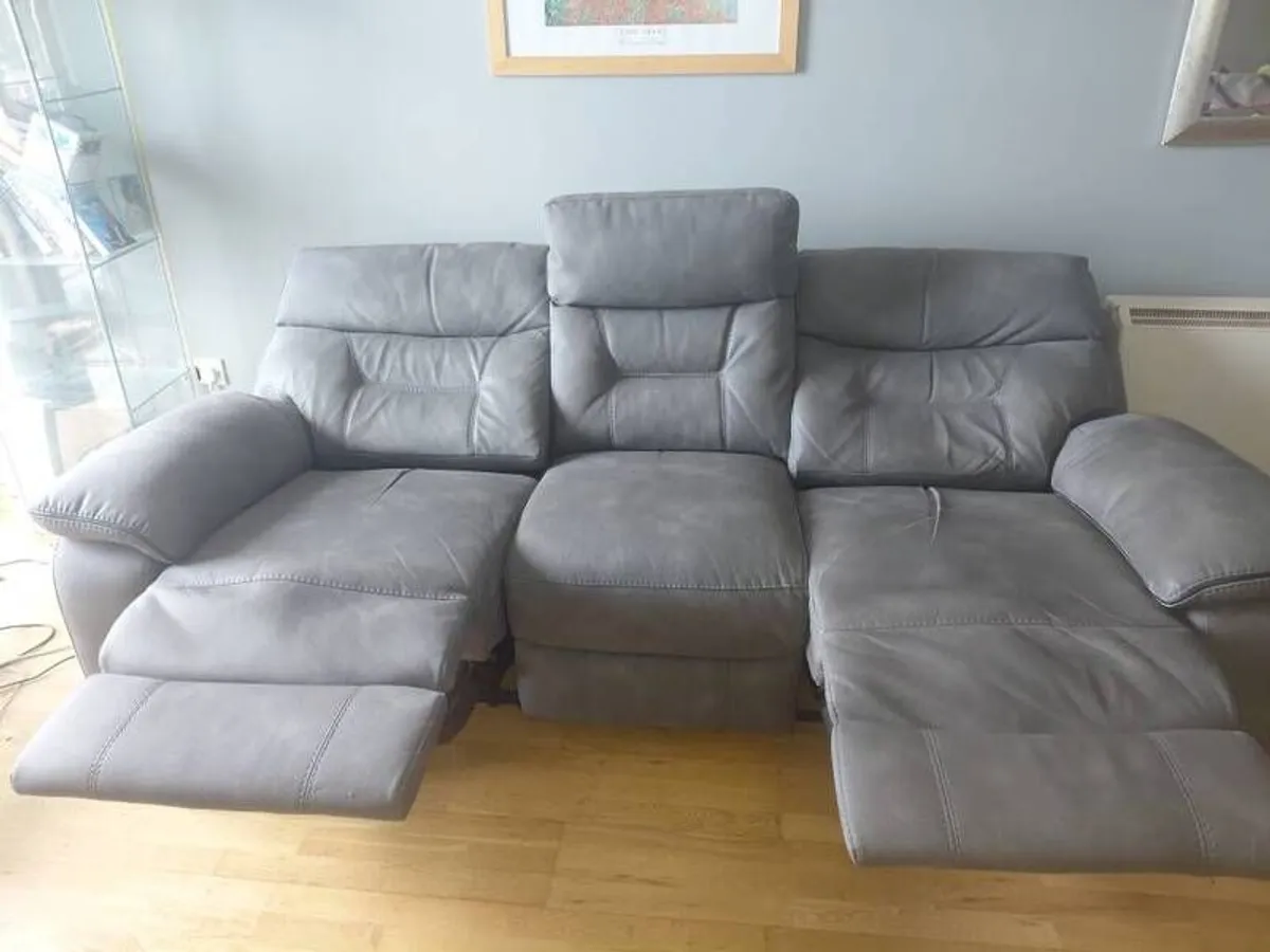 Recliner couch sofa - Image 2
