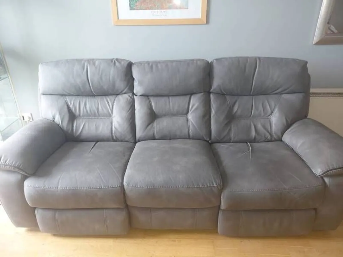 Recliner couch sofa - Image 3