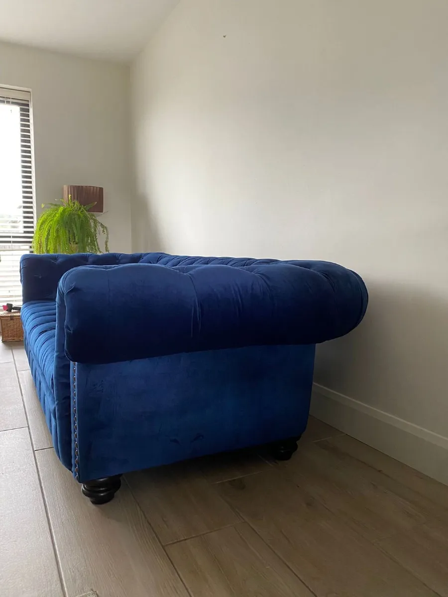 4 Seater Sofa for Sale - Image 3