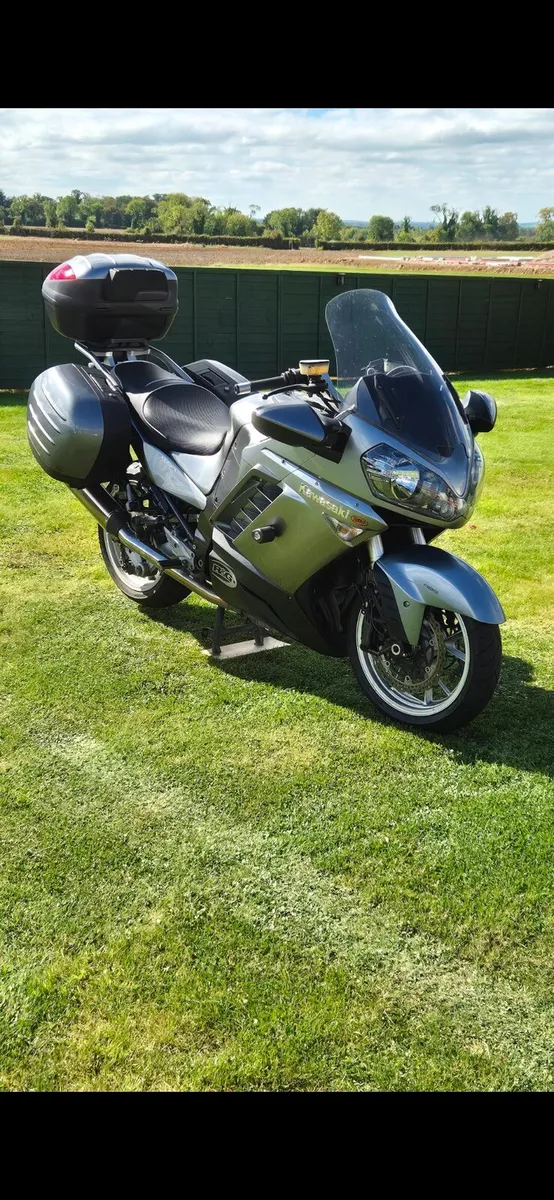 Kawasaki GTR 1400 - Image 2