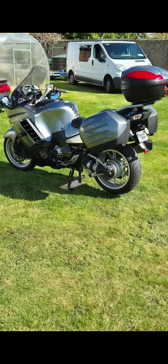 Kawasaki GTR 1400 - Image 4