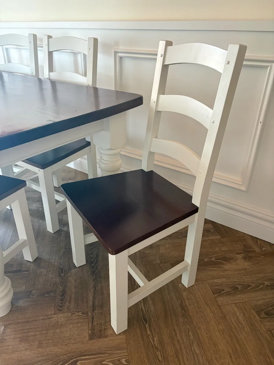 Dining room table with 6 chairs - Image 2