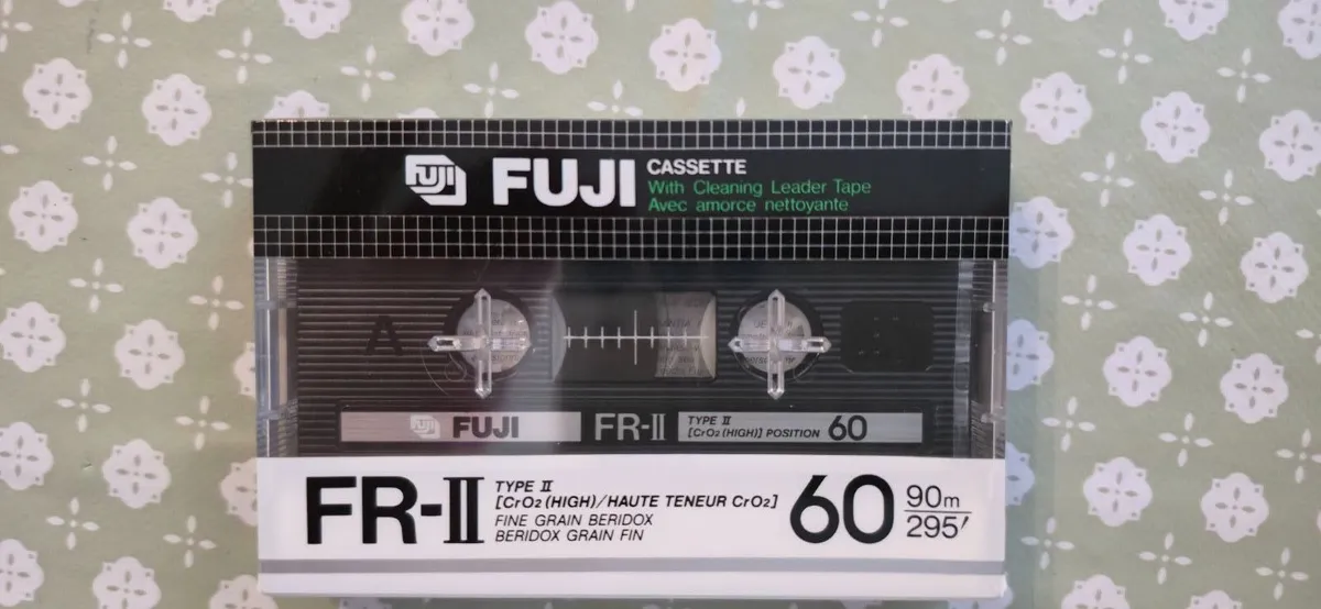 FUJI FR-II  Hi CLASS TAPE CASETTE  CHROME TYPE II - Image 1