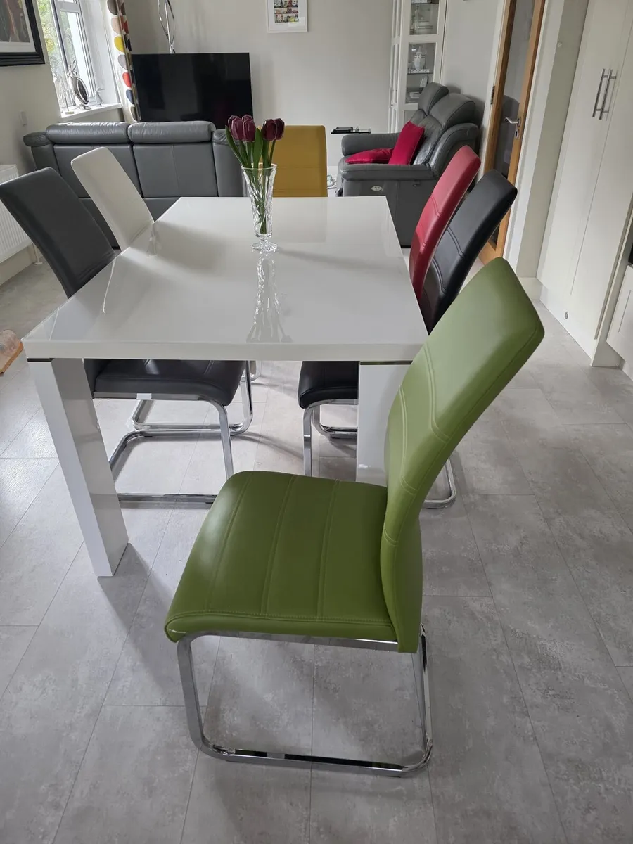Glass top table and 6 chairs - Image 3