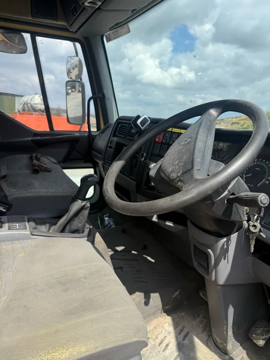 Workshop truck - Image 3