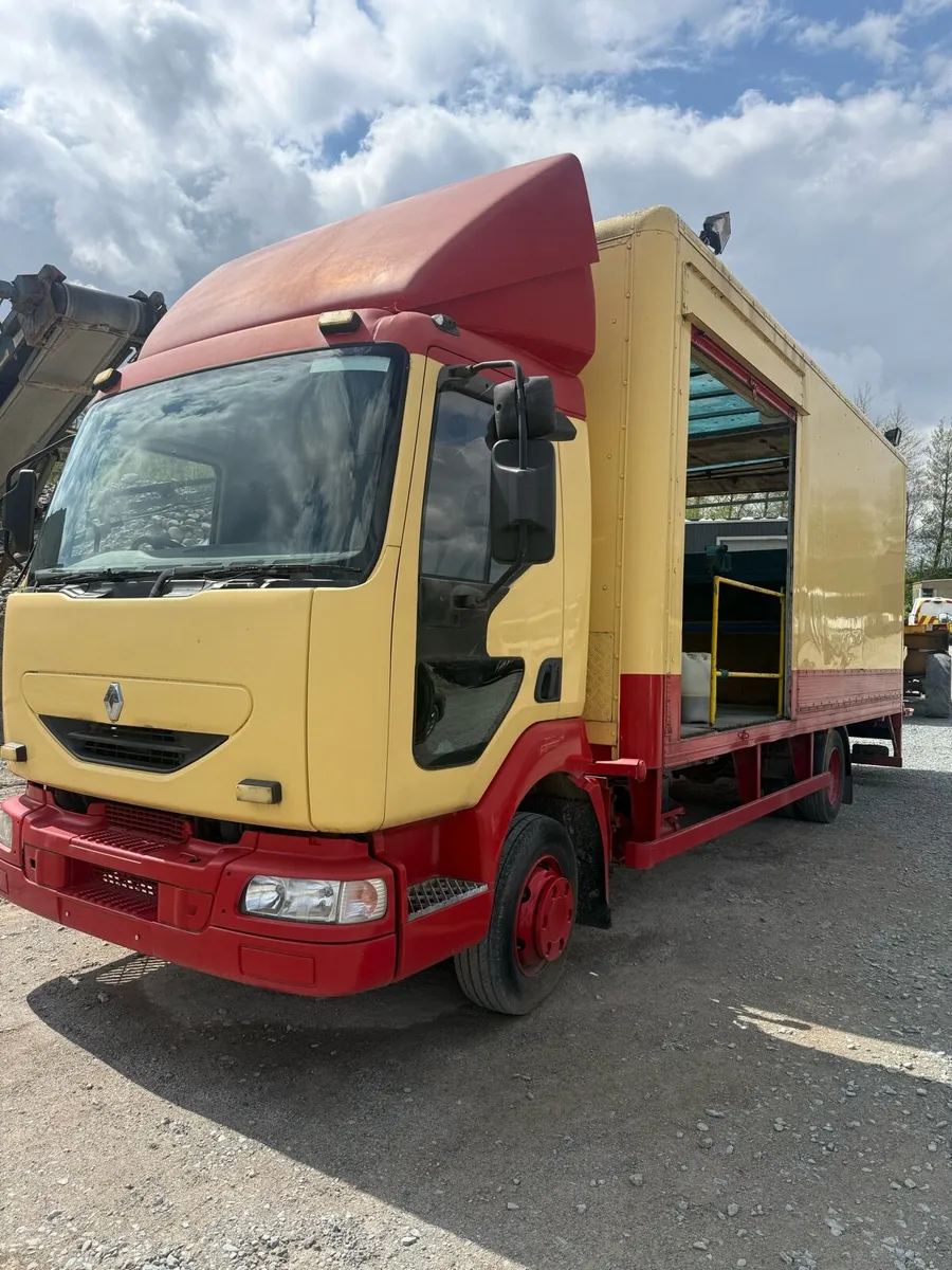 Workshop truck - Image 1