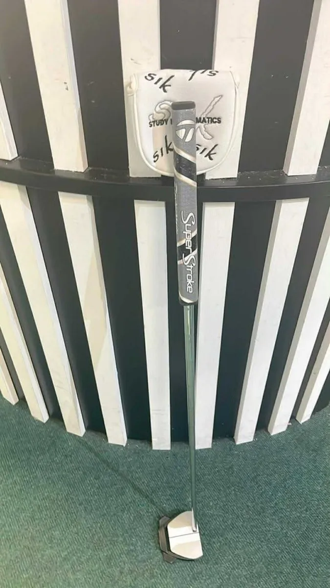 Taylormade Spider GTx Centre Shaft 34' €195 - Image 4