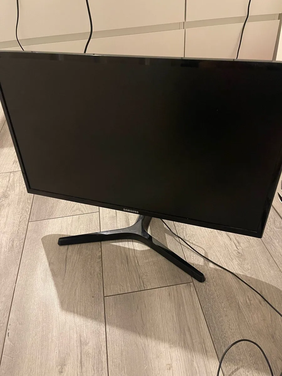 Samsung 24” gaming monitor - Image 2