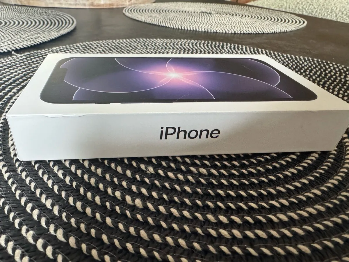 iPhone 17e 256GB Black- NEW - Image 3