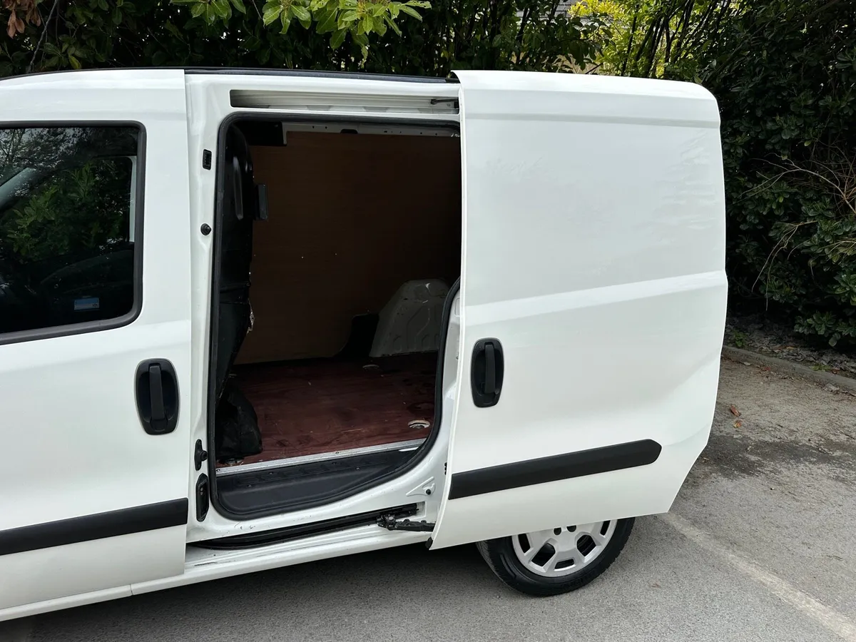 2018 FIAT DOBLO CARGO SWB 1.3 95HP - Image 4