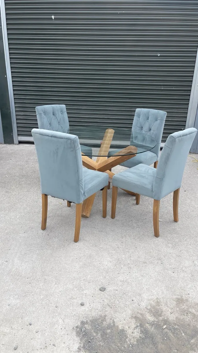 Dinning table - Image 1