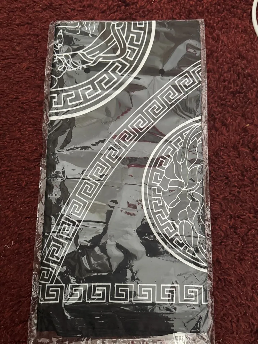 Cap, Bonnet and Scarfs for Sale - Image 2