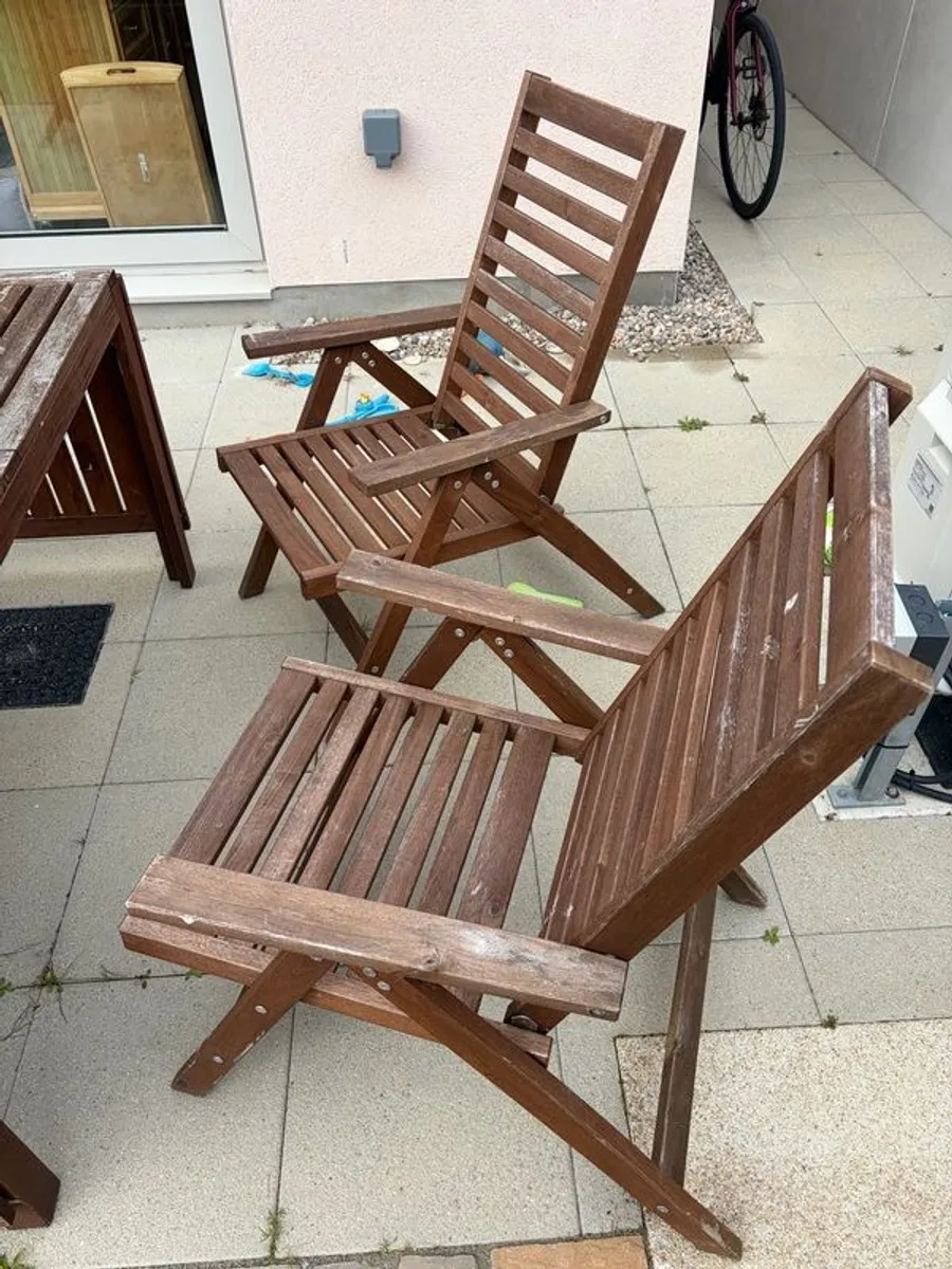 Patio table and three chairs - Image 4