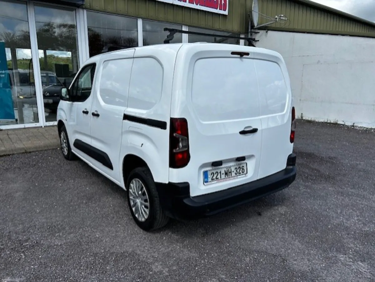 Citroen Berlingo 2022 3 Seater - Image 4