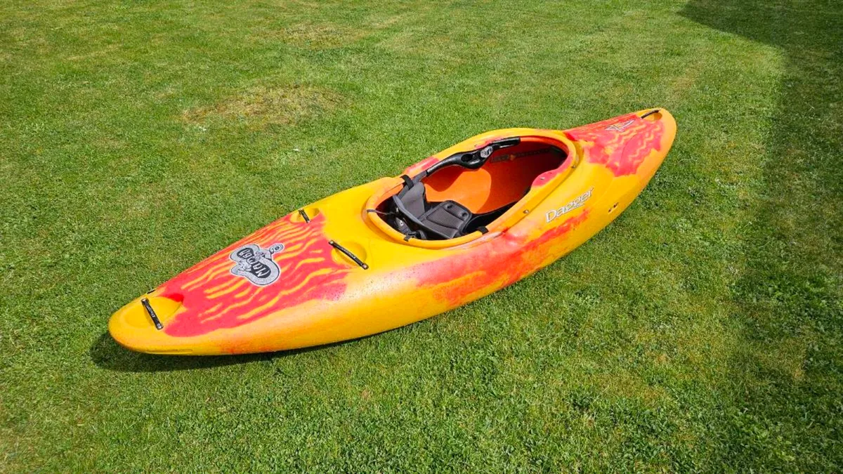 Dagger Mamba Whitewater Kayak - Image 2