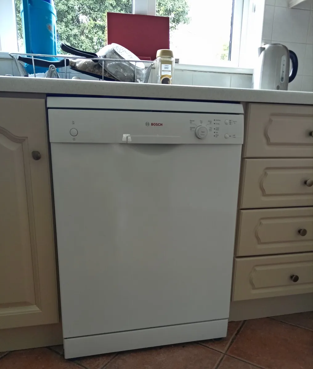 Dishwasher Bosch (Hardly Used Spotless) - Image 2
