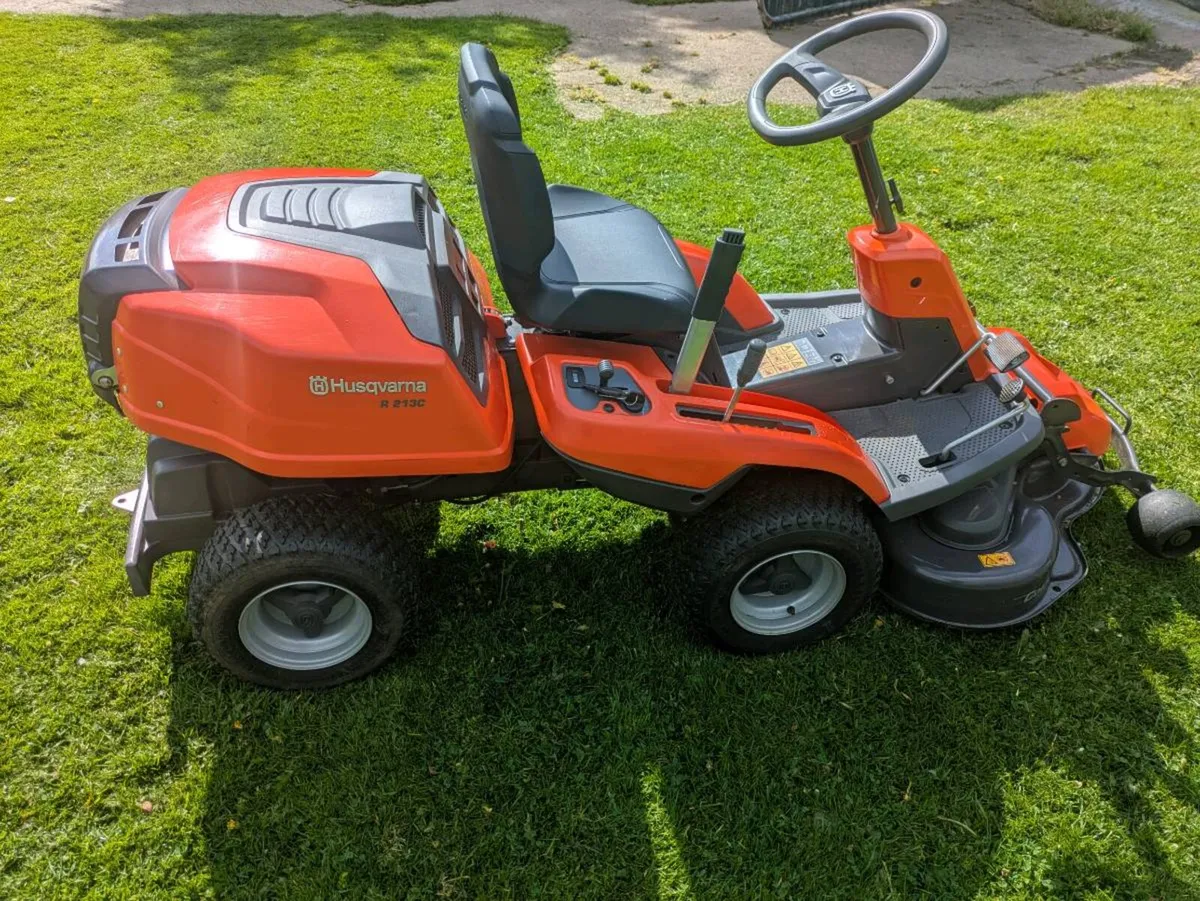 Ride on lawnmower - Image 2