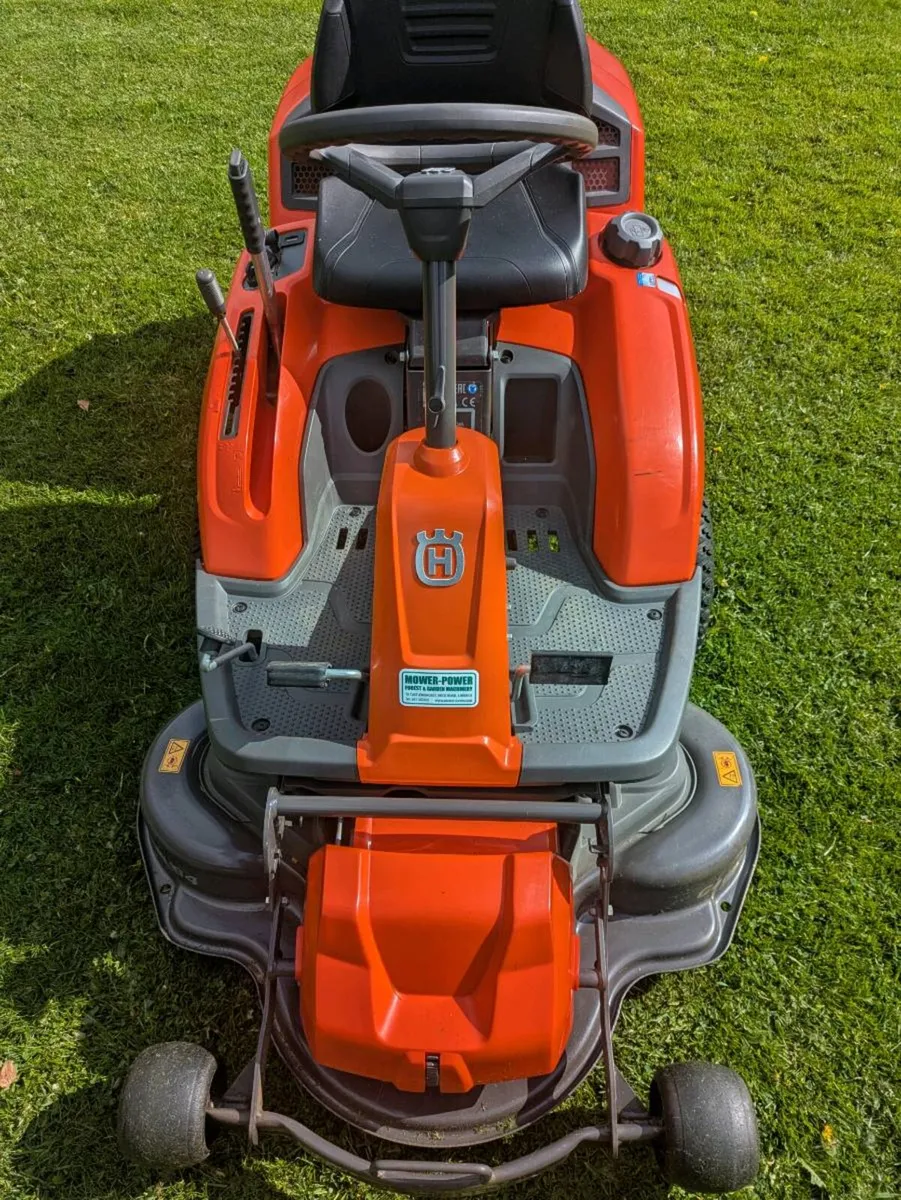 Ride on lawnmower - Image 1