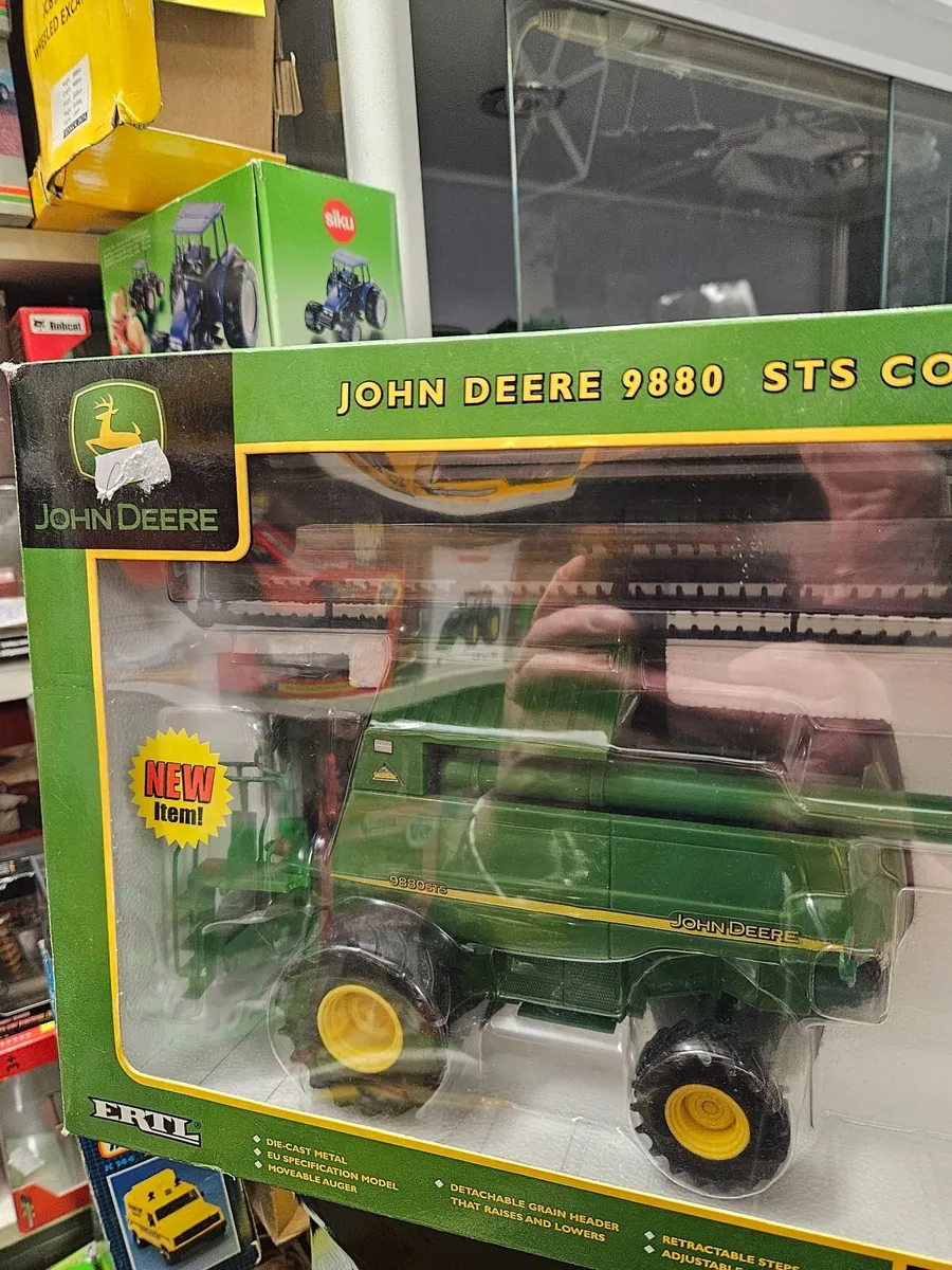 Britain's John Deere Combine Harvester - Image 3
