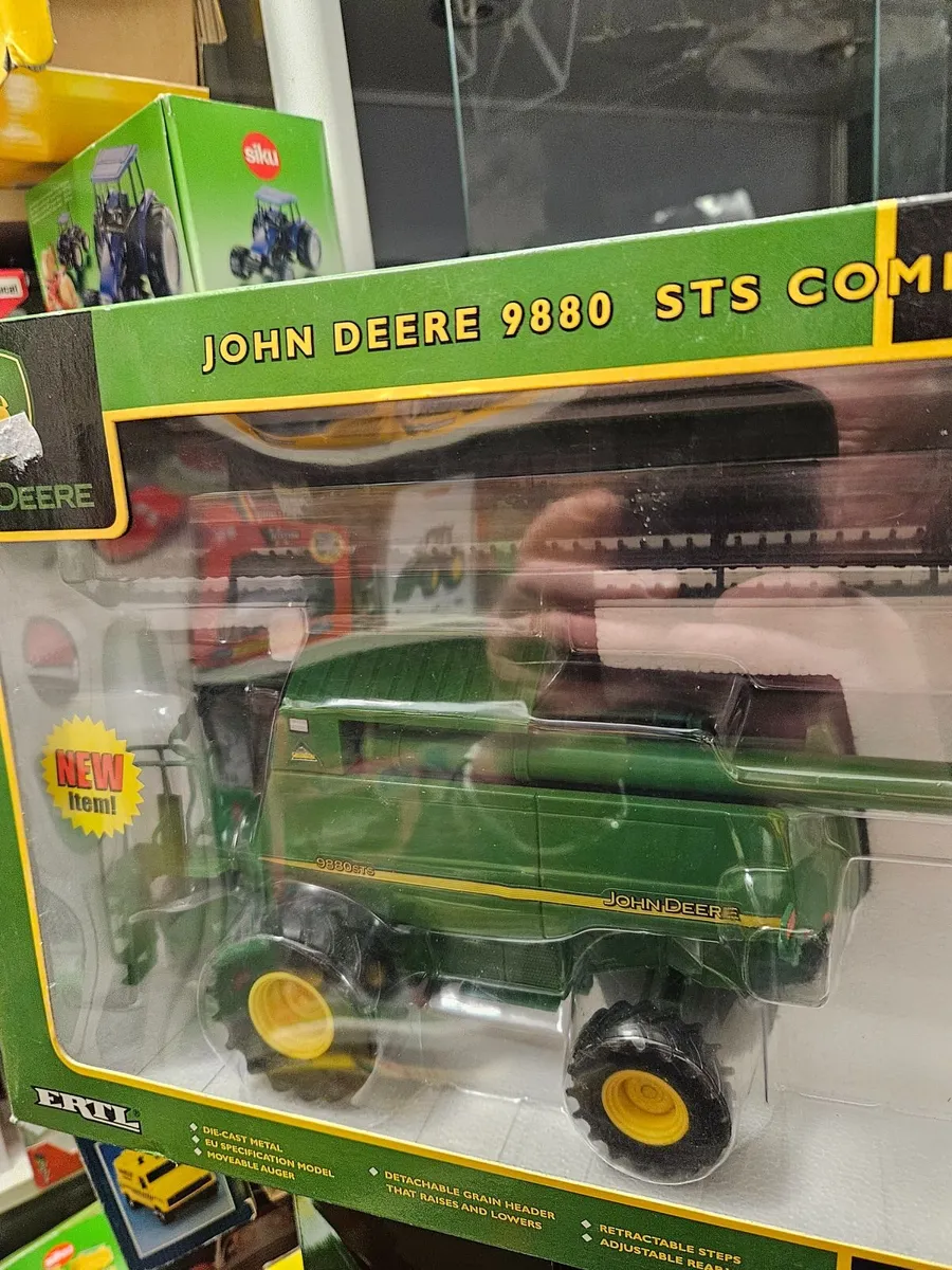 Britain's John Deere Combine Harvester - Image 4
