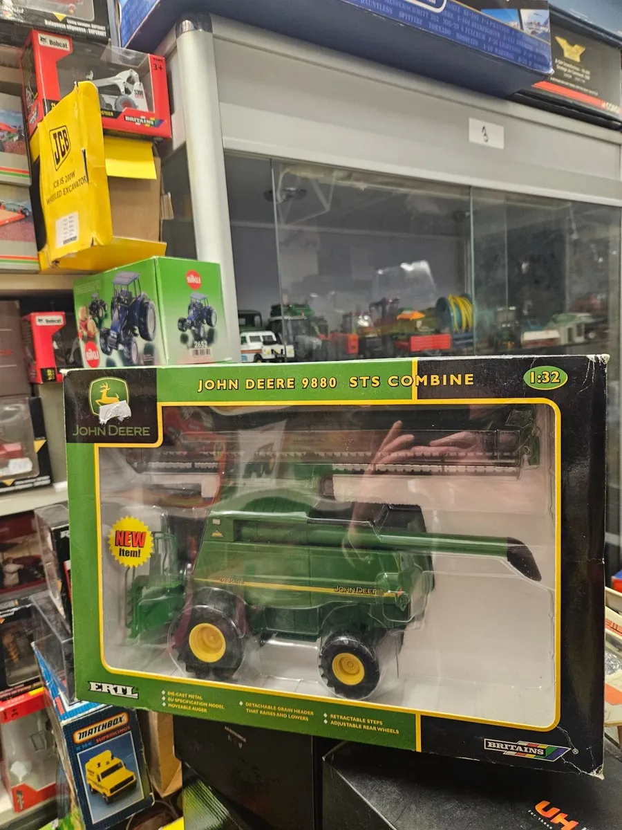 Britain's John Deere Combine Harvester - Image 1