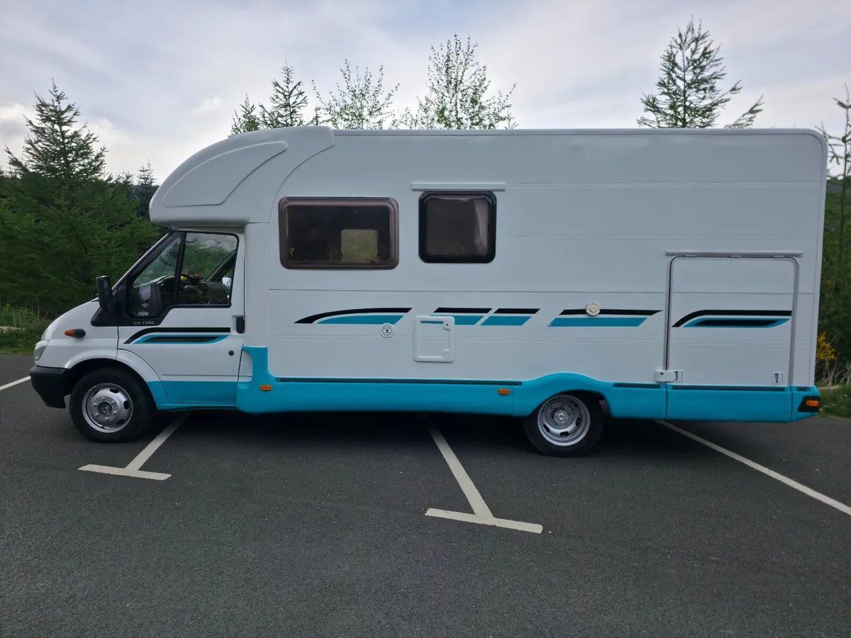2002 CI INTERNATIONAL REAR DOUBLE BED LOW KMS - Image 3