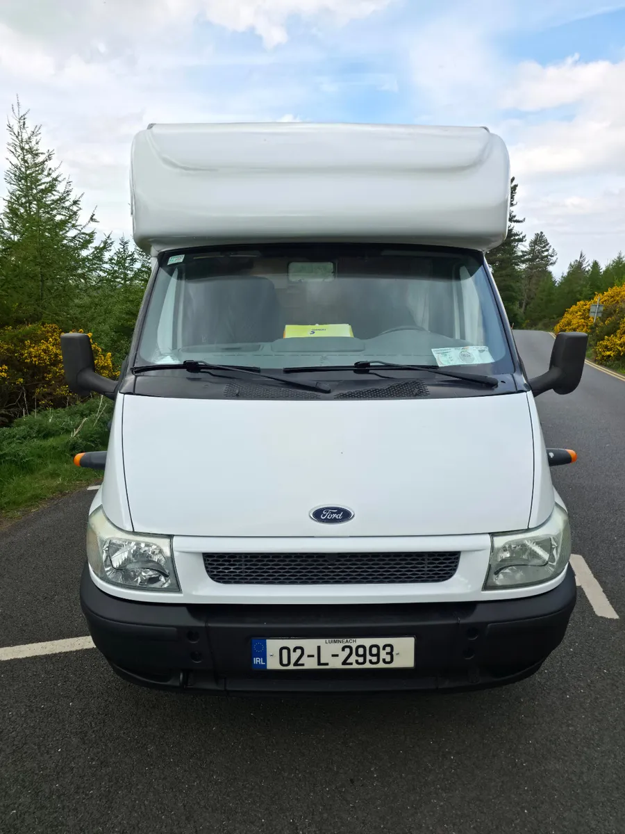 2002 CI INTERNATIONAL REAR DOUBLE BED LOW KMS - Image 2