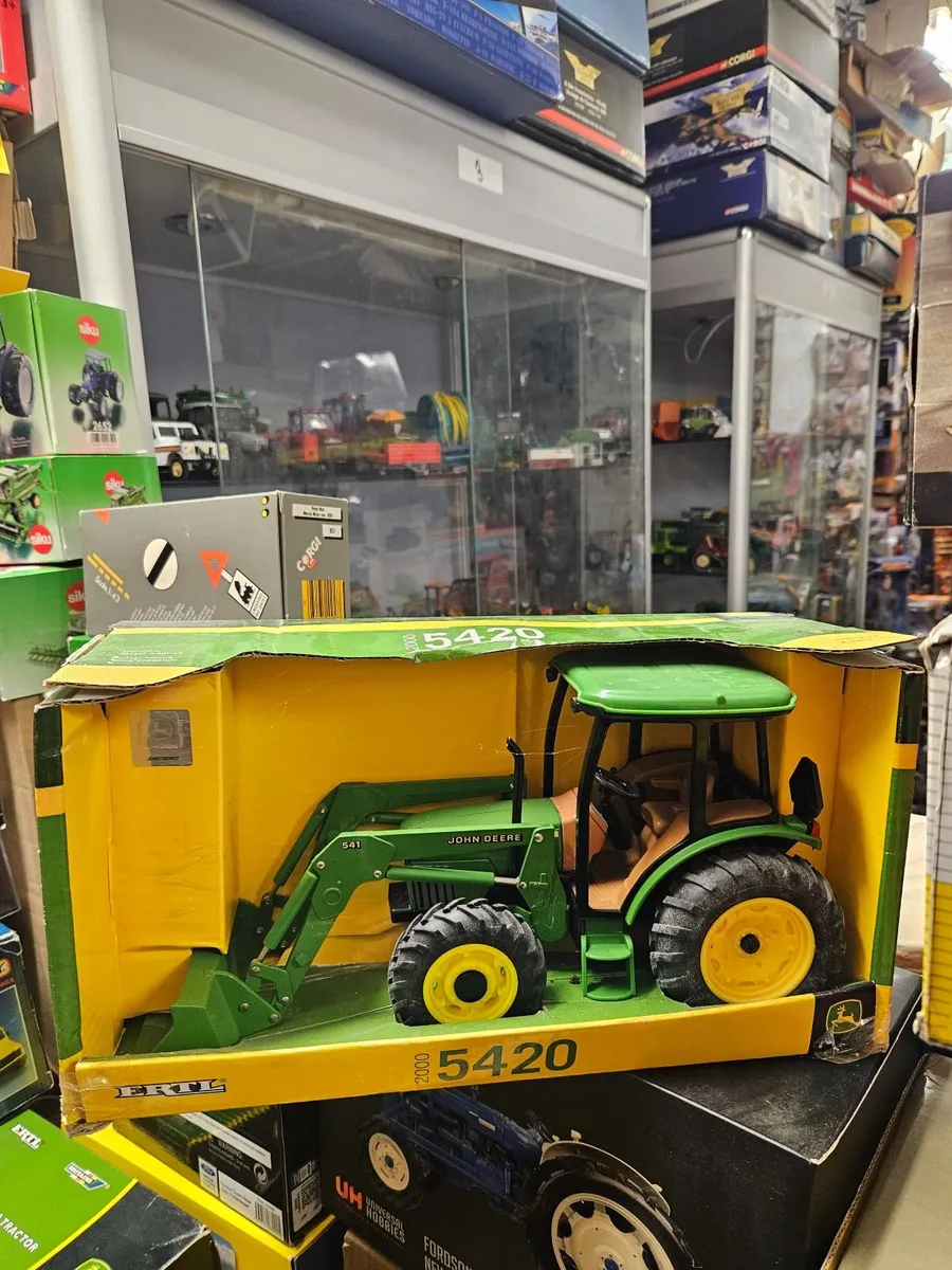 Britain's ERTL John Deere 5420 1.16 - Image 1