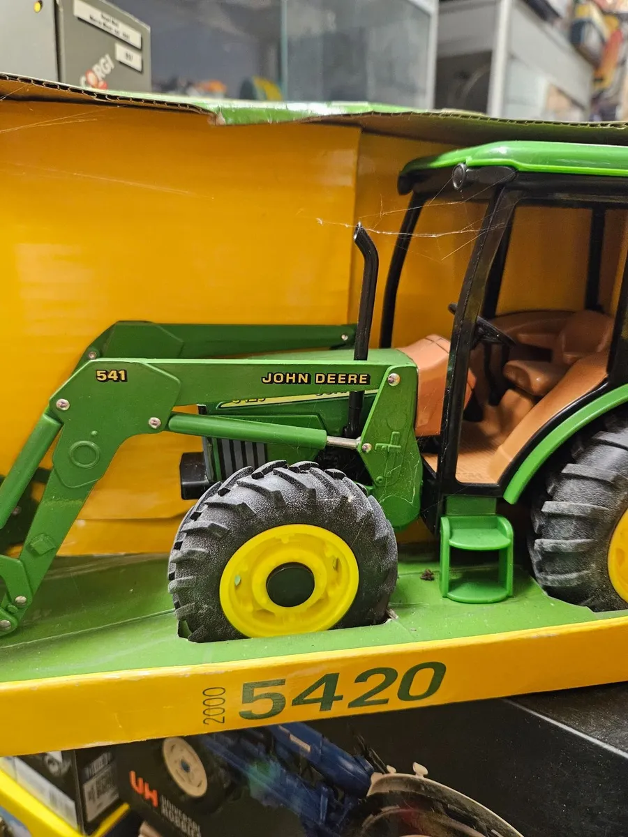 Britain's ERTL John Deere 5420 1.16 - Image 3