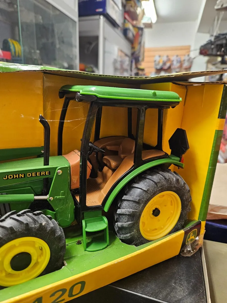 Britain's ERTL John Deere 5420 1.16 - Image 4