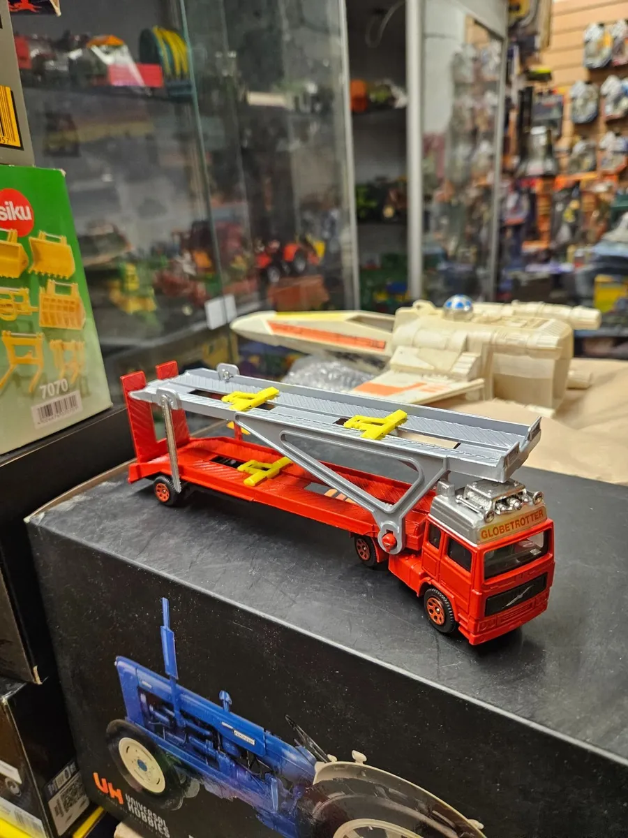 Corgi Volvo Car Transporter - Image 1