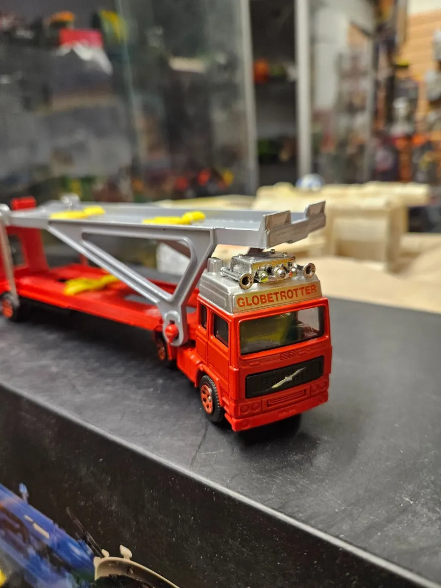 Corgi Volvo Car Transporter - Image 2