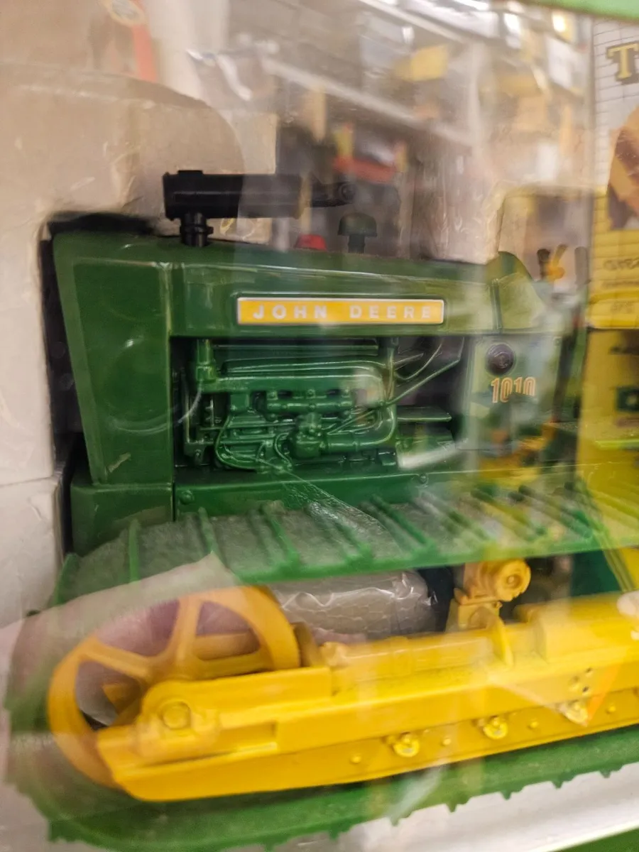 Britain's ERTL John Deere Tractor 1.16 - Image 2