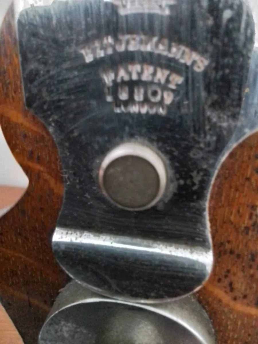 Betjemann Victorian tantalus - Image 3
