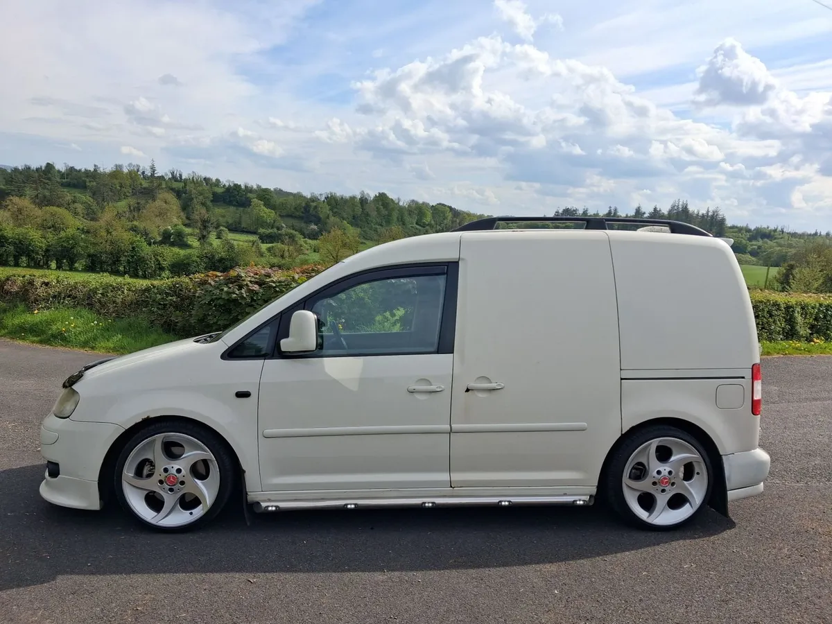 Volkswagen Caddy 2009 - Image 2