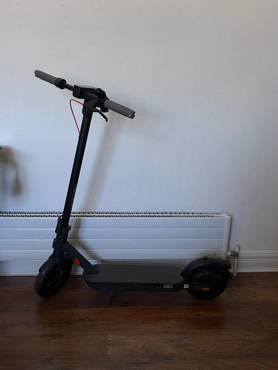 Xiaomi 4 Pro Electric Scooter - Image 1