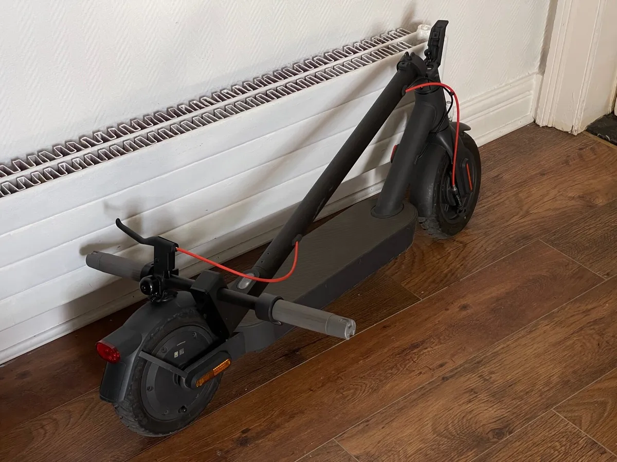 Xiaomi 4 Pro Electric Scooter - Image 3