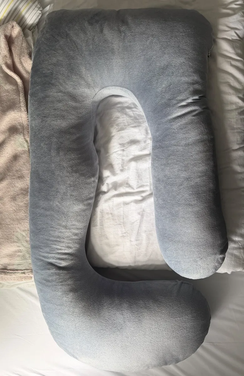 Momcozy U-Shaped Pregnancy Pillow