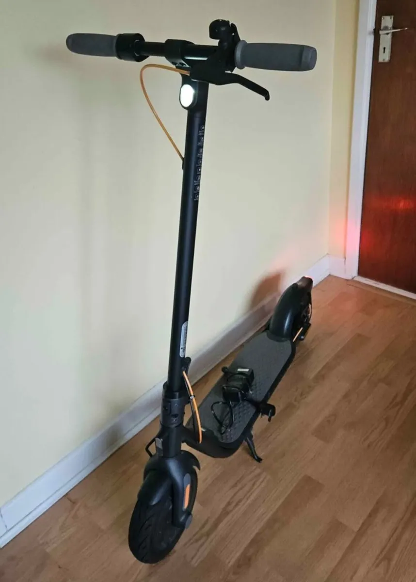 Ninebot KickScooter F30E - Image 1