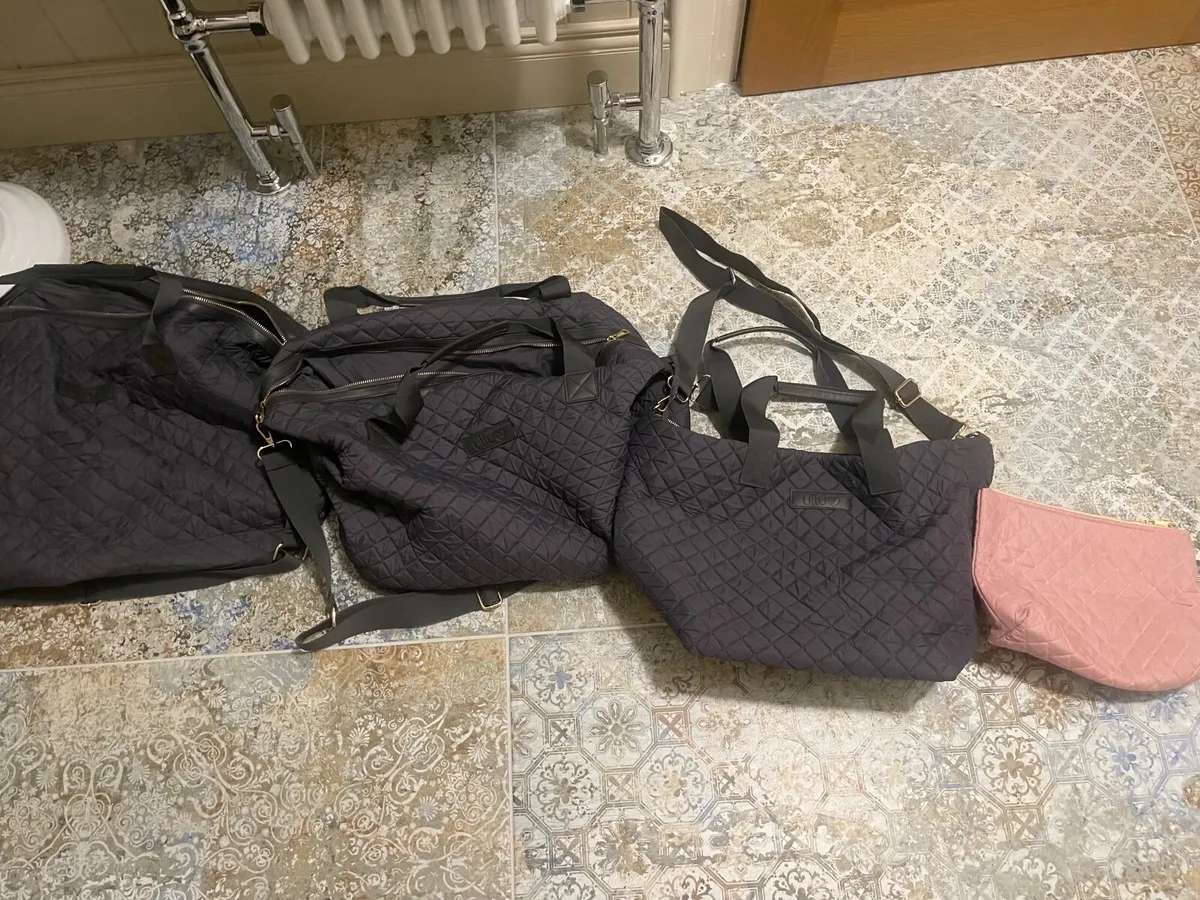 Ulluv hospital bags set of 4 - Image 1
