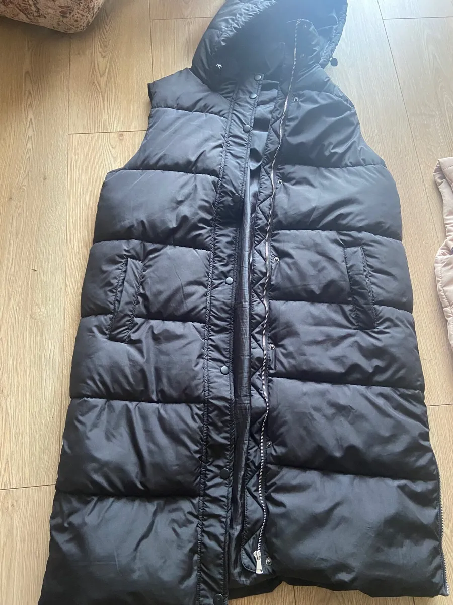 Black jacket sleeveless, Newlook,side zipped slits - Image 1