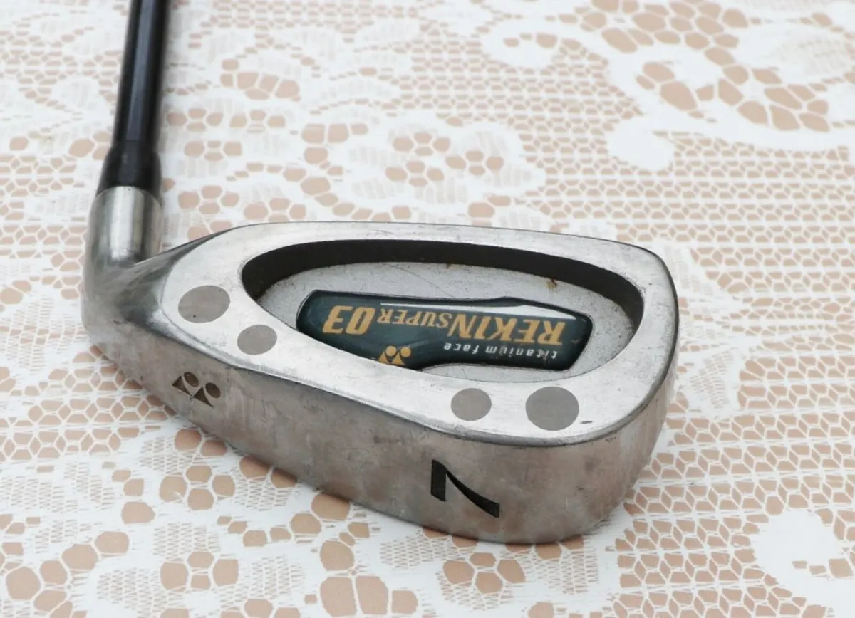 Yonex No.7 golf iron. - Image 2