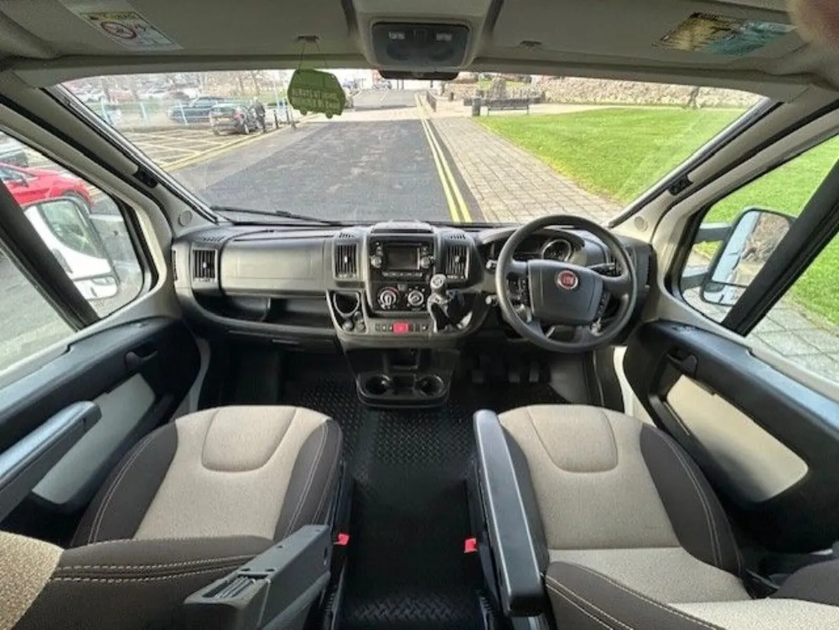 2016 WEINSBERG CARAHOME 600DKG MOTORHOME FOR SALE - Image 3
