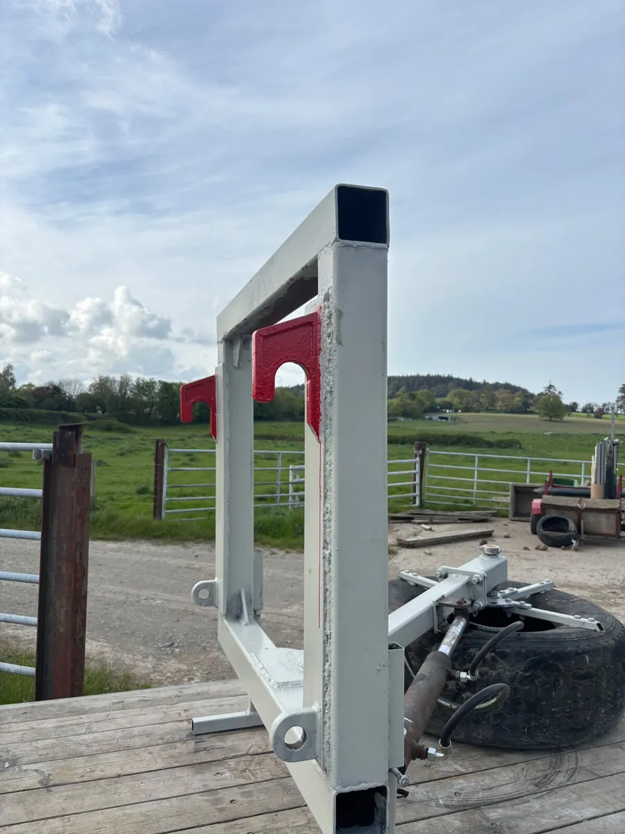 Silage pusher - Image 1