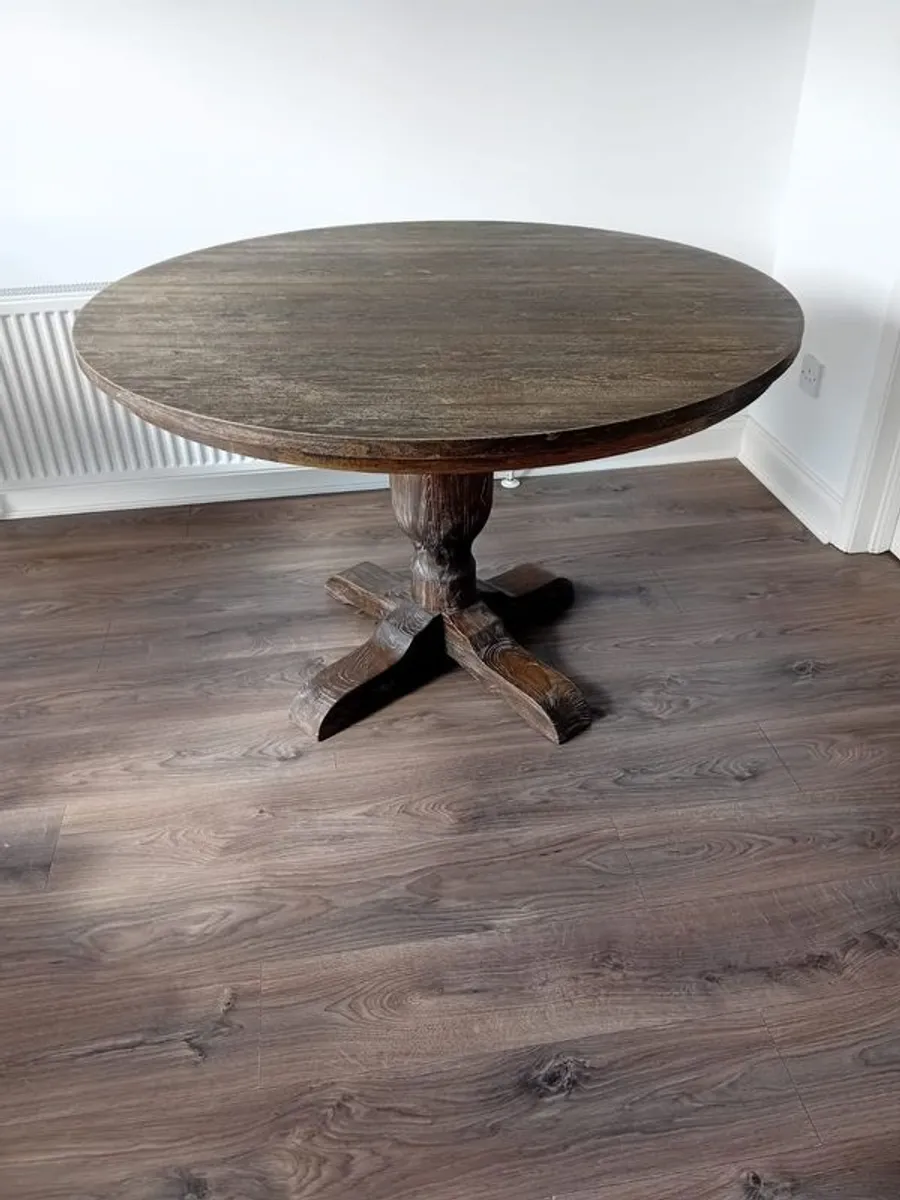 Round wooden dining table - Image 1