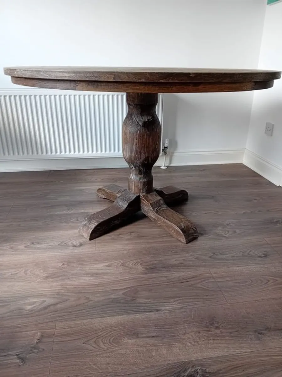 Round wooden dining table - Image 2
