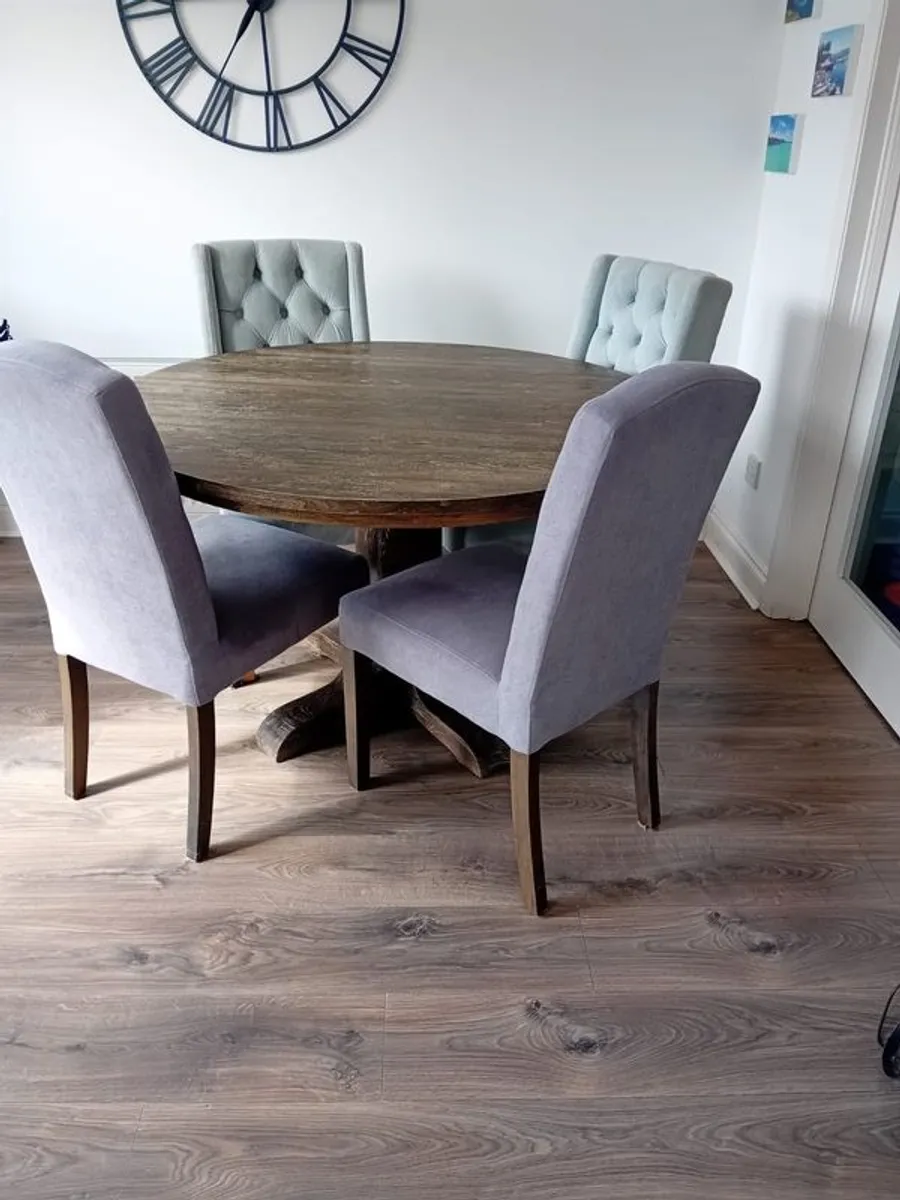 Round wooden dining table - Image 3